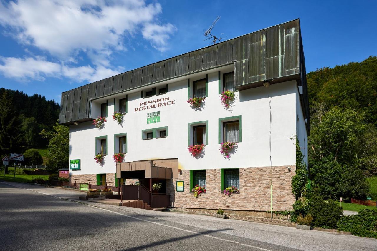 Pension & Restaurace Zeleny Mlyn Zacler Exterior photo